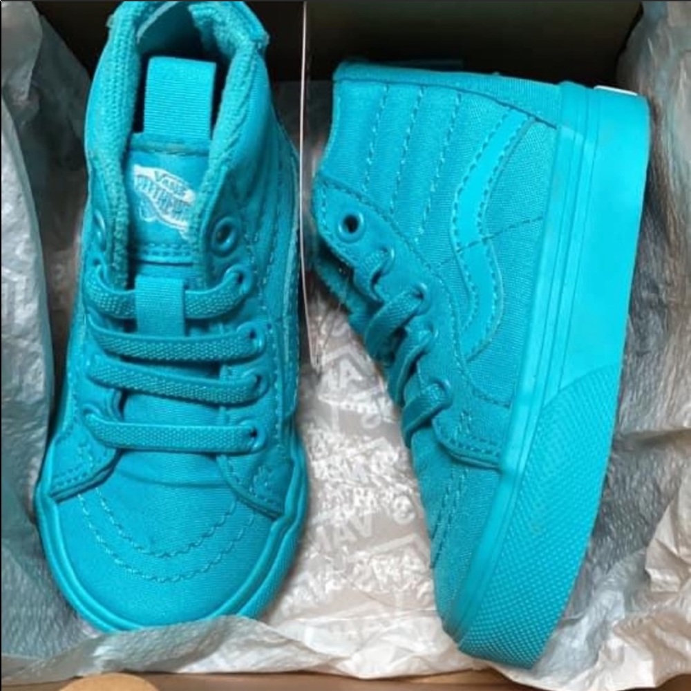 Desperately in search of these teal mono vans